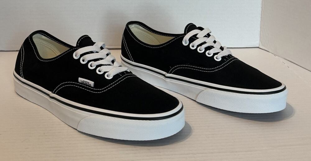 BRAND NEW Size 7/7.5 Men / 8.5/9 Women - Vans Authentic Black - VN000EE3BLK